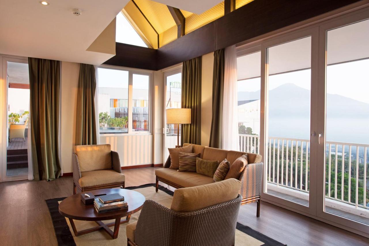 Amartahills Hotel And Resort Batu  Εξωτερικό φωτογραφία