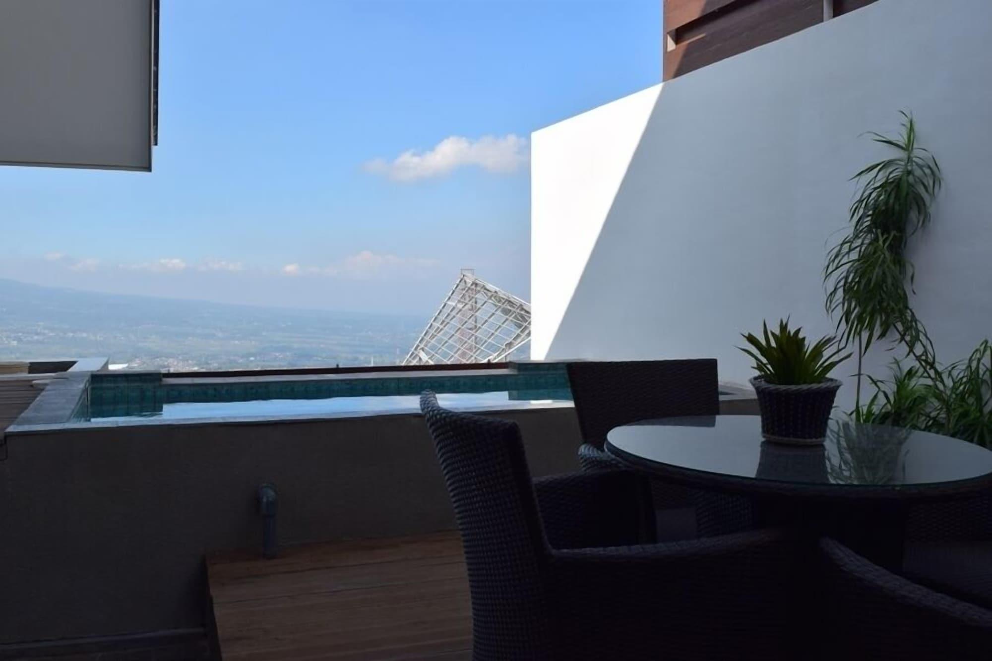 Amartahills Hotel And Resort Batu  Εξωτερικό φωτογραφία