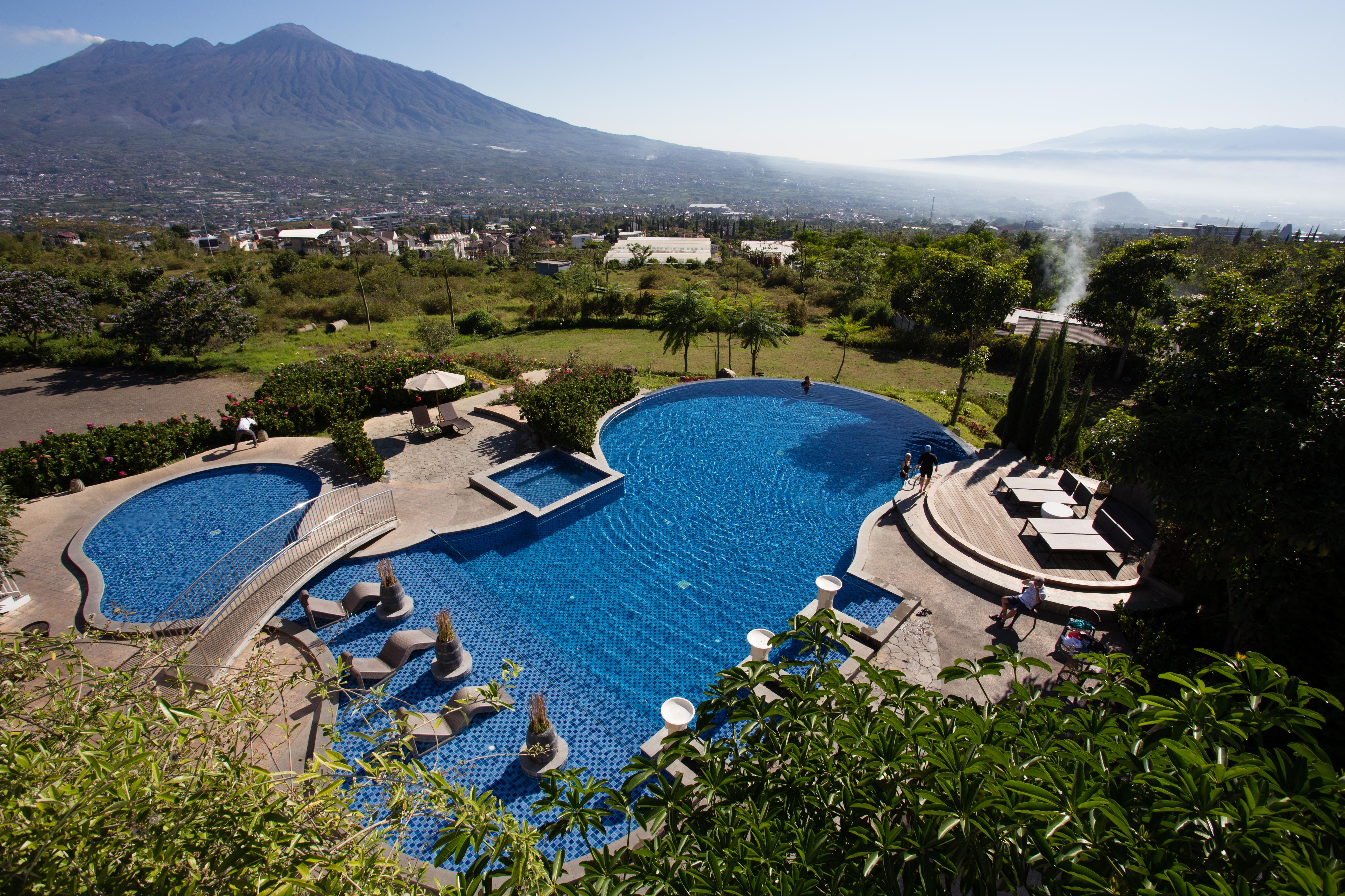 Amartahills Hotel And Resort Batu  Εξωτερικό φωτογραφία